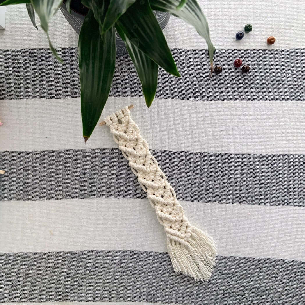 Diamond Weave Macrame Bookmark - StylishKnots