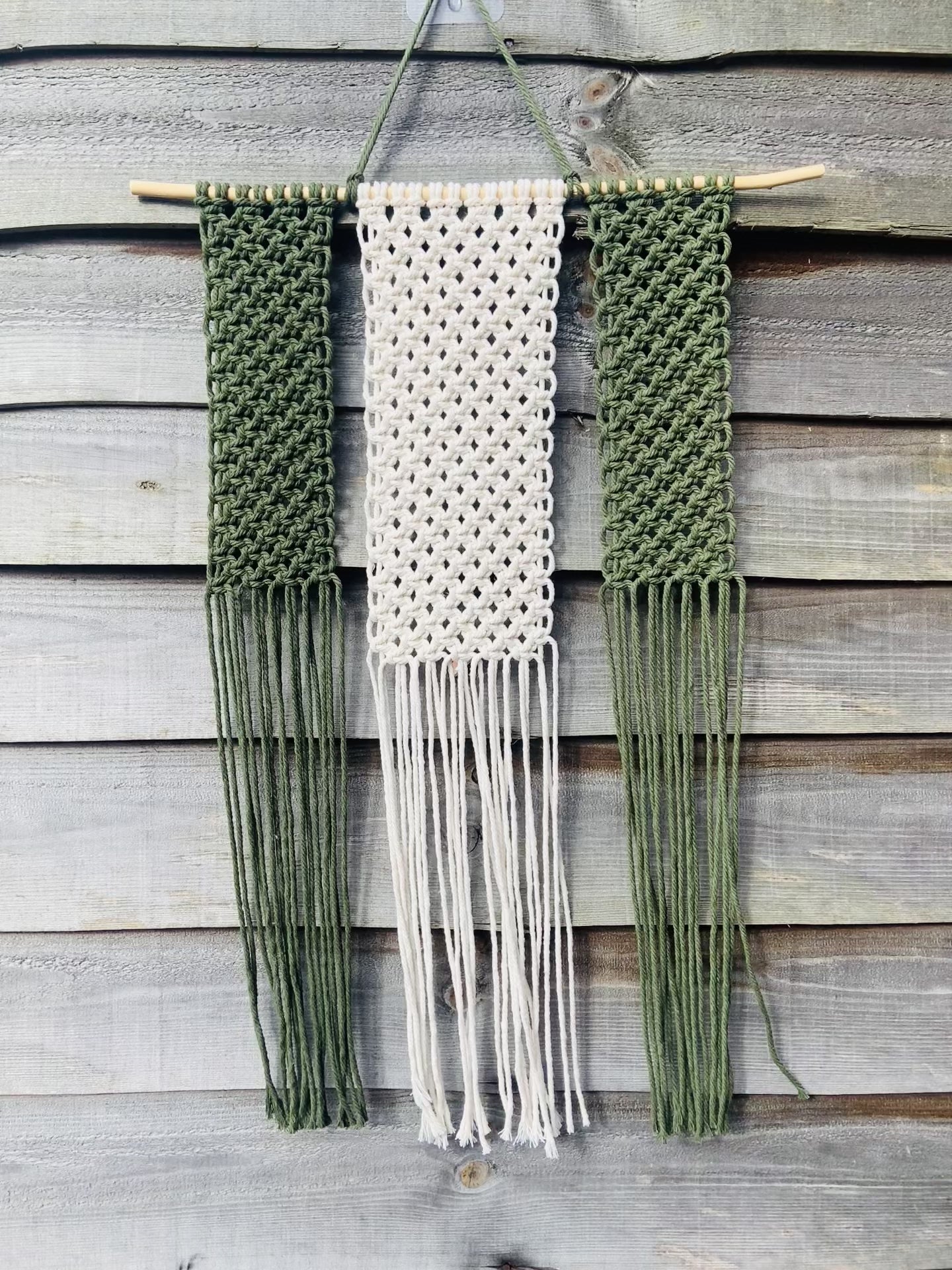 Forest & Ivory: Simple Two-Tone Macramé Wall Hanging - StylishKnots