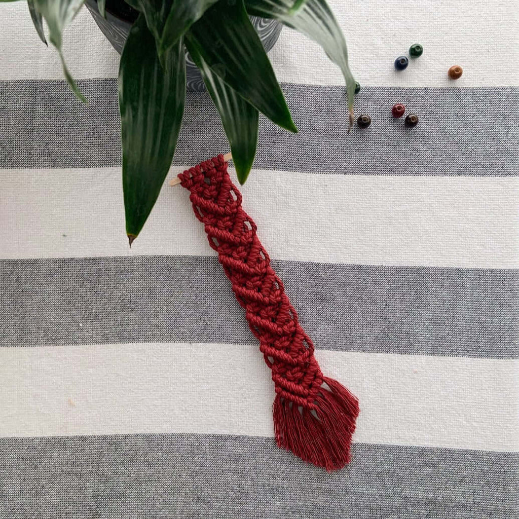 Diamond Weave Macrame Bookmark - StylishKnots